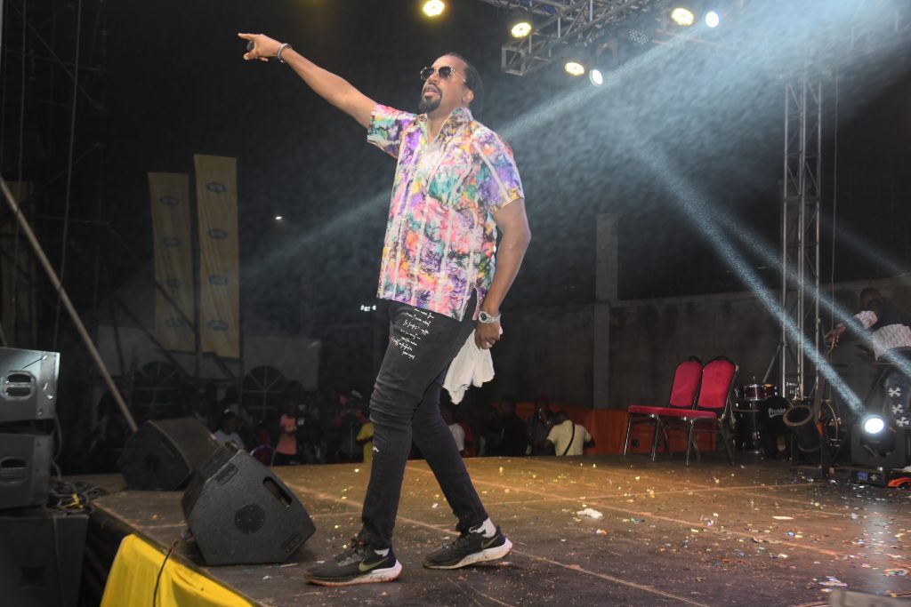 Naavio was one of the artistes who entertained the fans that turned up for King Oyos birthday bash